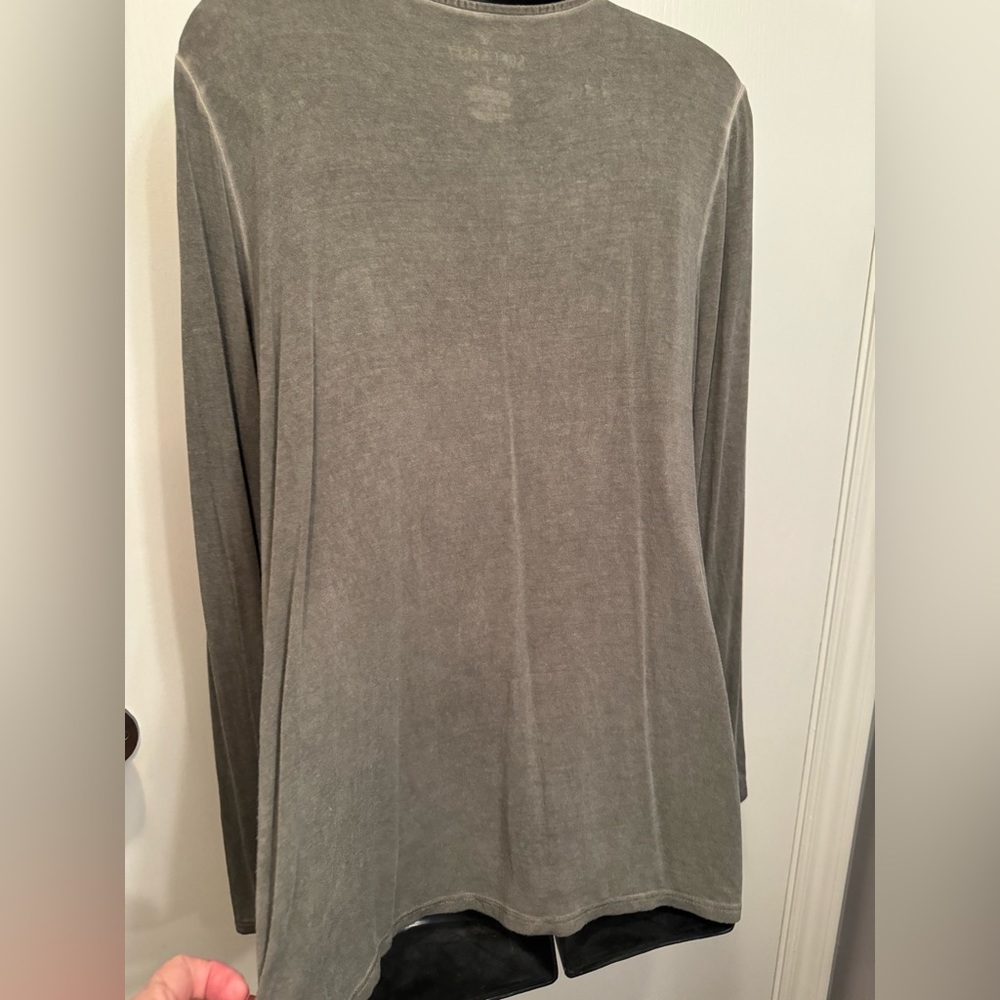 American Eagle Large top - Picture 3 of 4